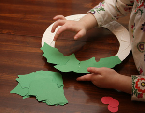 Craft Ideas Leaves on How To Make Your Holly Leaf Wreath
