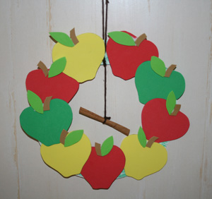 Craft Ideas Autumn on Fall Apple Wreath Craft