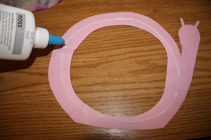 snail sun catcher craft step 4